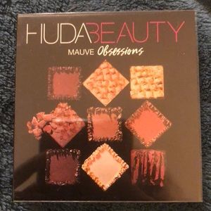 HUDA BEAUTY Mauve Obsessions Mini palette NIB